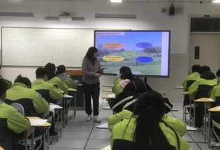 提升课堂教学效率，促进学生核心素养发展——英语组第五周教研活动
