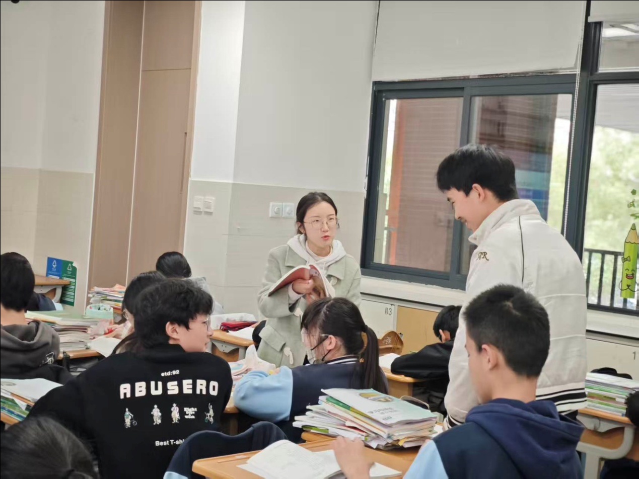 情境探月启思维，平板赋能润无声——语文组第五周教研活动