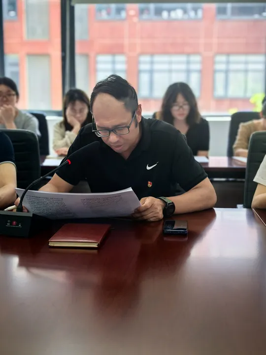 学经济明大势 守廉洁强根基