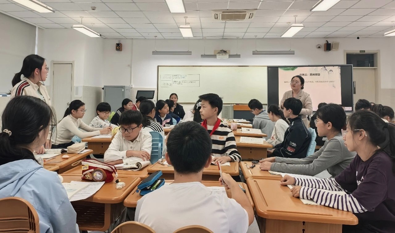 尹湖拾光||深耕文言探新路，思辨赋能向未来——记吴中区初中语文（卢芳芳）名师工作室第六次集中研修活动